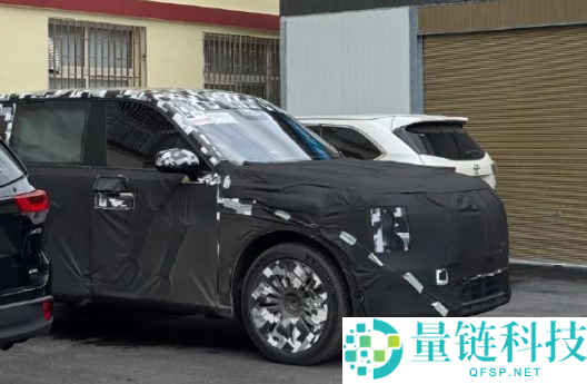 鸿蒙智行尊界SUV新车谍照曝光：尾灯设计与V800相同