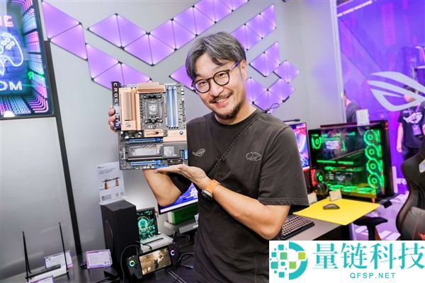 华硕ROG 20周年庆典：初代复刻版售价5206元，超频主板突破9GHz世界纪录