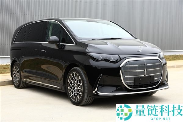 尊界V680与国产疾驰VLE对比：纯电动力与竞争力分析