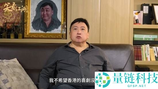 71岁王晶频繁眨眼引发网友担忧中风，最新全家福曝光大肚腩缩水