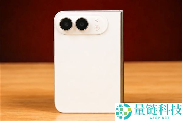 苹果发布会重磅揭晓：iPhone Ultra正式发布，史上最大转变的iPhone