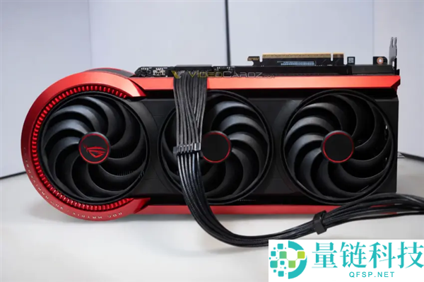 华硕RTX 5090双路供电破解，无需BTF主板也能实现800W供电解读