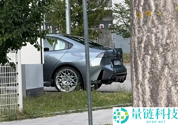 全新宝马3系谍照曝光：443马力与一键漂移功能的重大转变