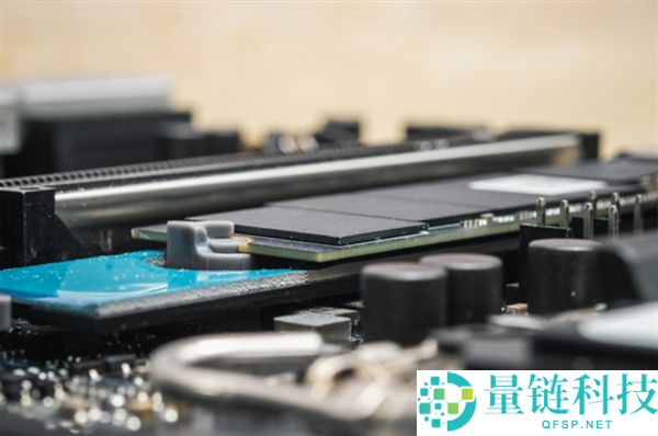 美光发布全球首款512GB DDR5 RDIMM内存模块 单台服务器内存突破12TB限制