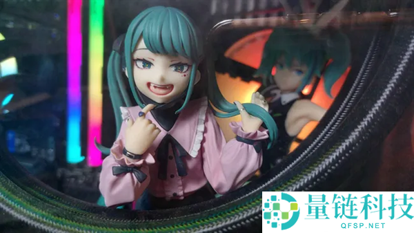 风事理论无效：20个手办塞机箱测试散热，温度仅升1℃，帧率几乎 unchanged