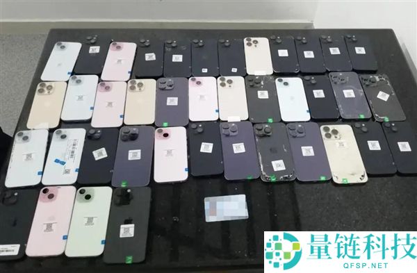 男子腰腹双腿缠满旧手机，海关查获40台走私设备