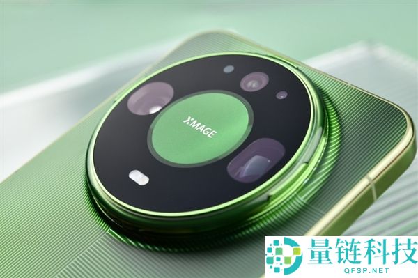 华为Mate 90 Pro Max典藏版评测：翡冷翠色彩惊艳与积木壳新玩法分析
