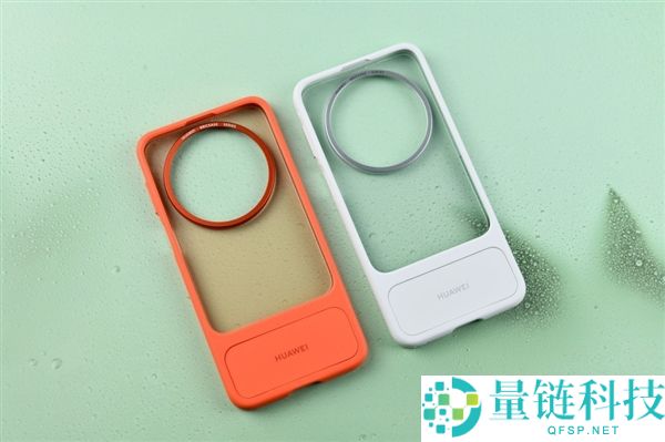 华为Mate 90 Pro Max典藏版评测：翡冷翠色彩惊艳与积木壳新玩法分析